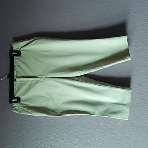 Worthington Capri Pants